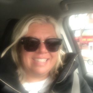 Meet your Posher, Elizabeth